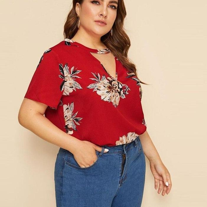 Damska koszulka w serek w kwiaty-Bombardina.pl