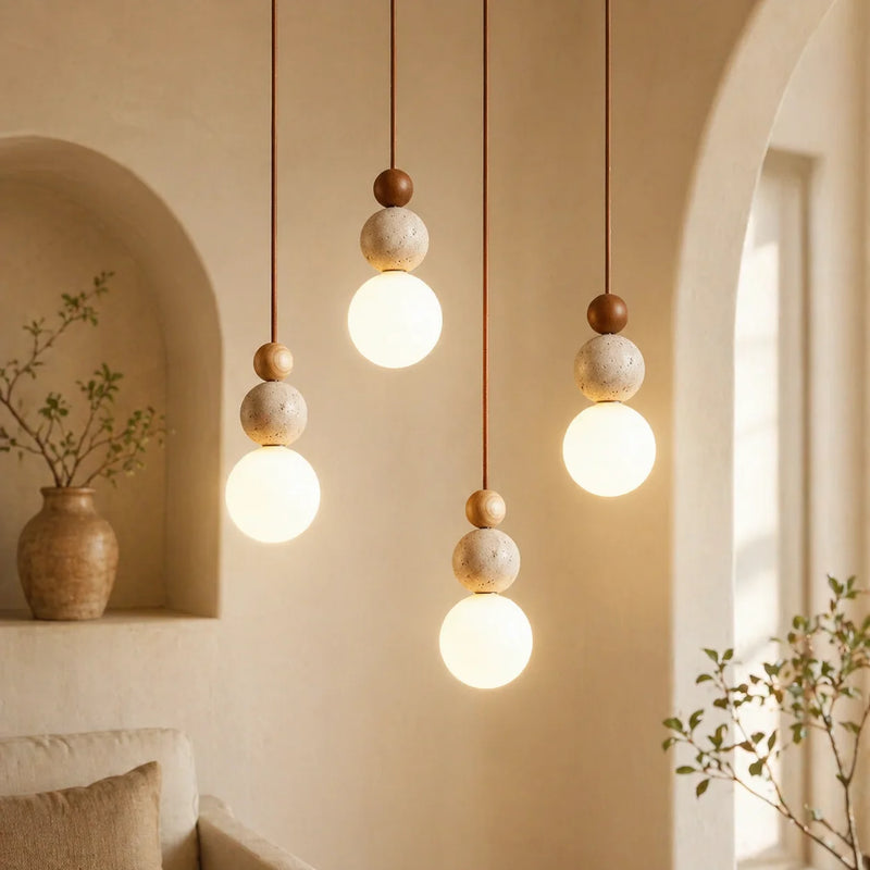 Wisząca lampa sufitowa z kulistymi detalami