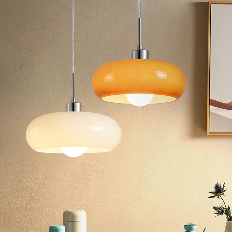 Elegancka lampa wisząca sufitowa z kloszem szklanym