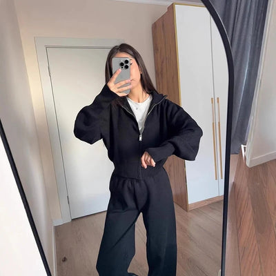 Dzianinowy komplet damski - bluza ze stójką i spodnie wide leg