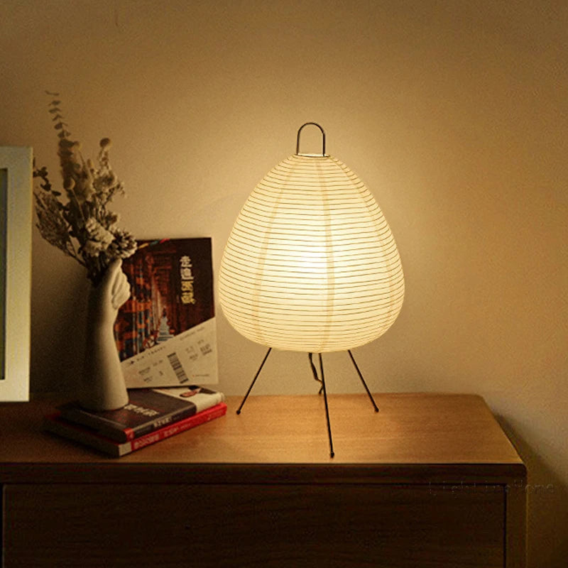 Dekoracyjna lampka LED z papierowym obramowaniem