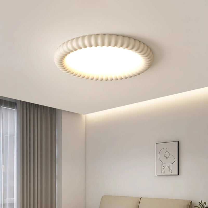 Nowoczesna lampa sufitowa LED z dekoracyjnym obramowaniem